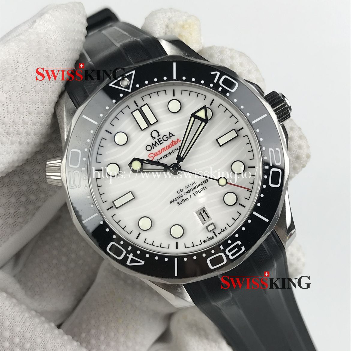OMEGA SEAMASTER DIVER 300M WHITE DIAL RUBBER STRAP