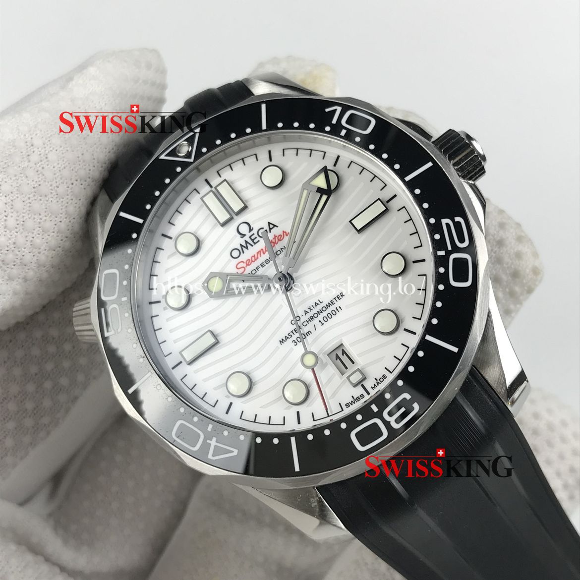 OMEGA SEAMASTER DIVER 300M WHITE DIAL RUBBER STRAP