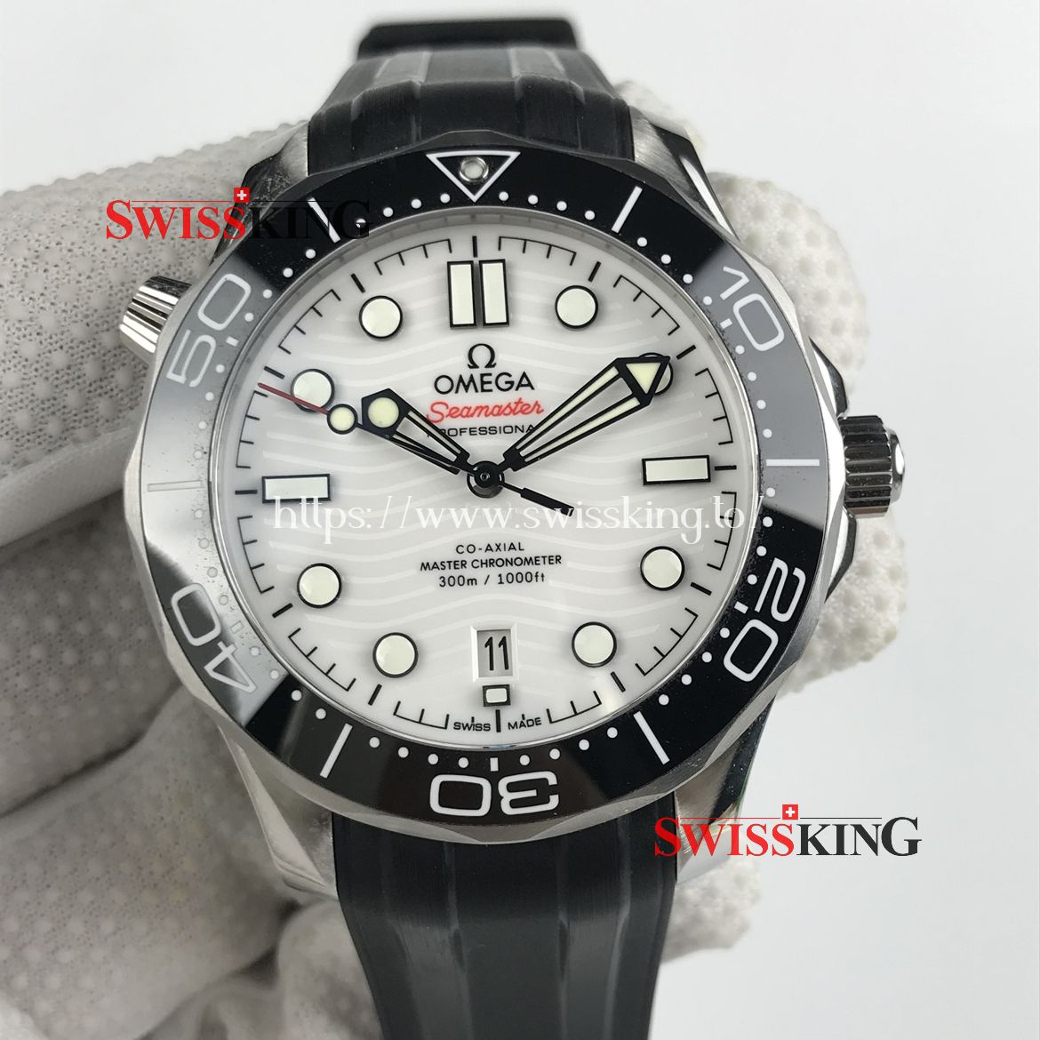 OMEGA SEAMASTER DIVER 300M WHITE DIAL RUBBER STRAP