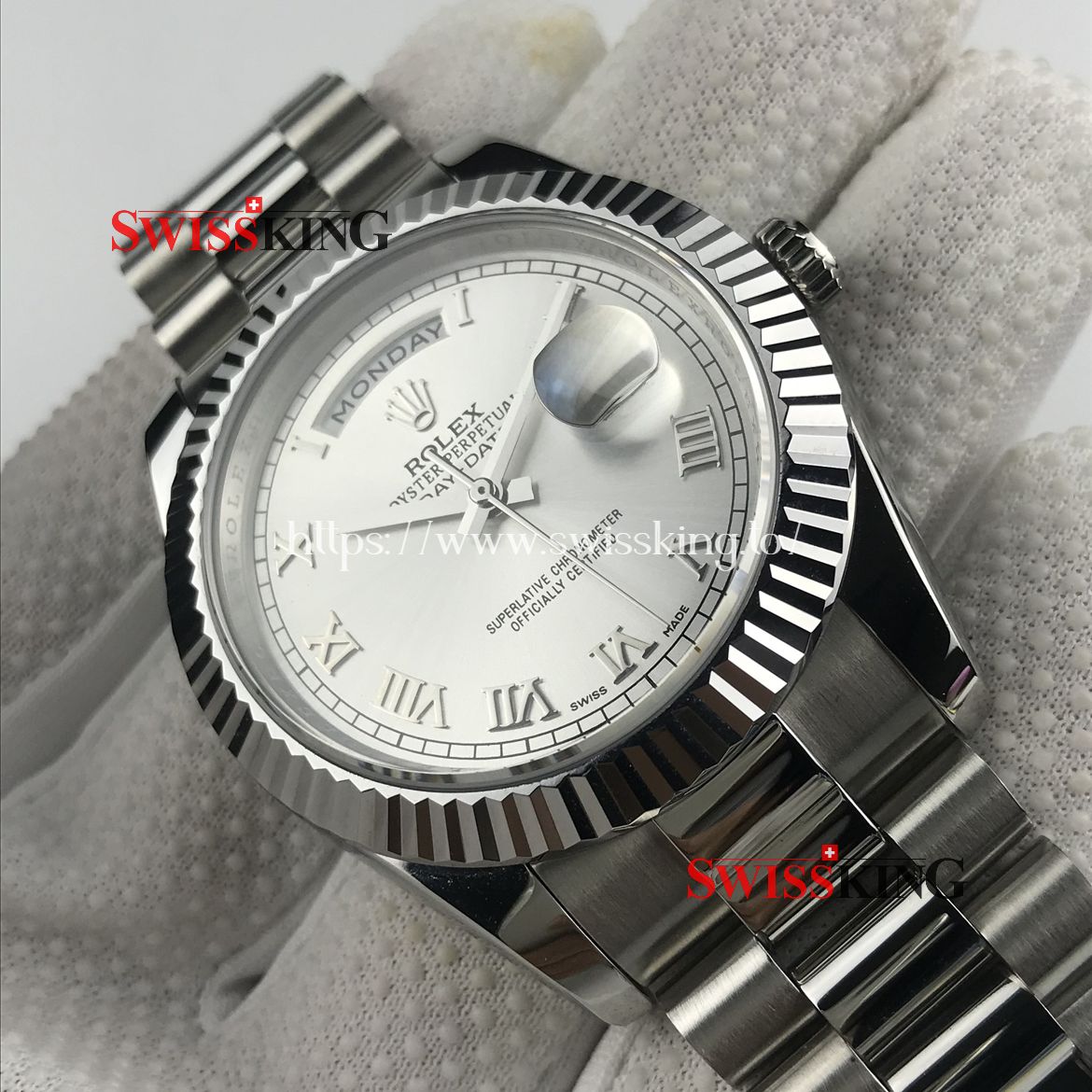 ROLEX DAY-DATE II 218239 FLUTED BEZEL SILVER ROMAN DIAL