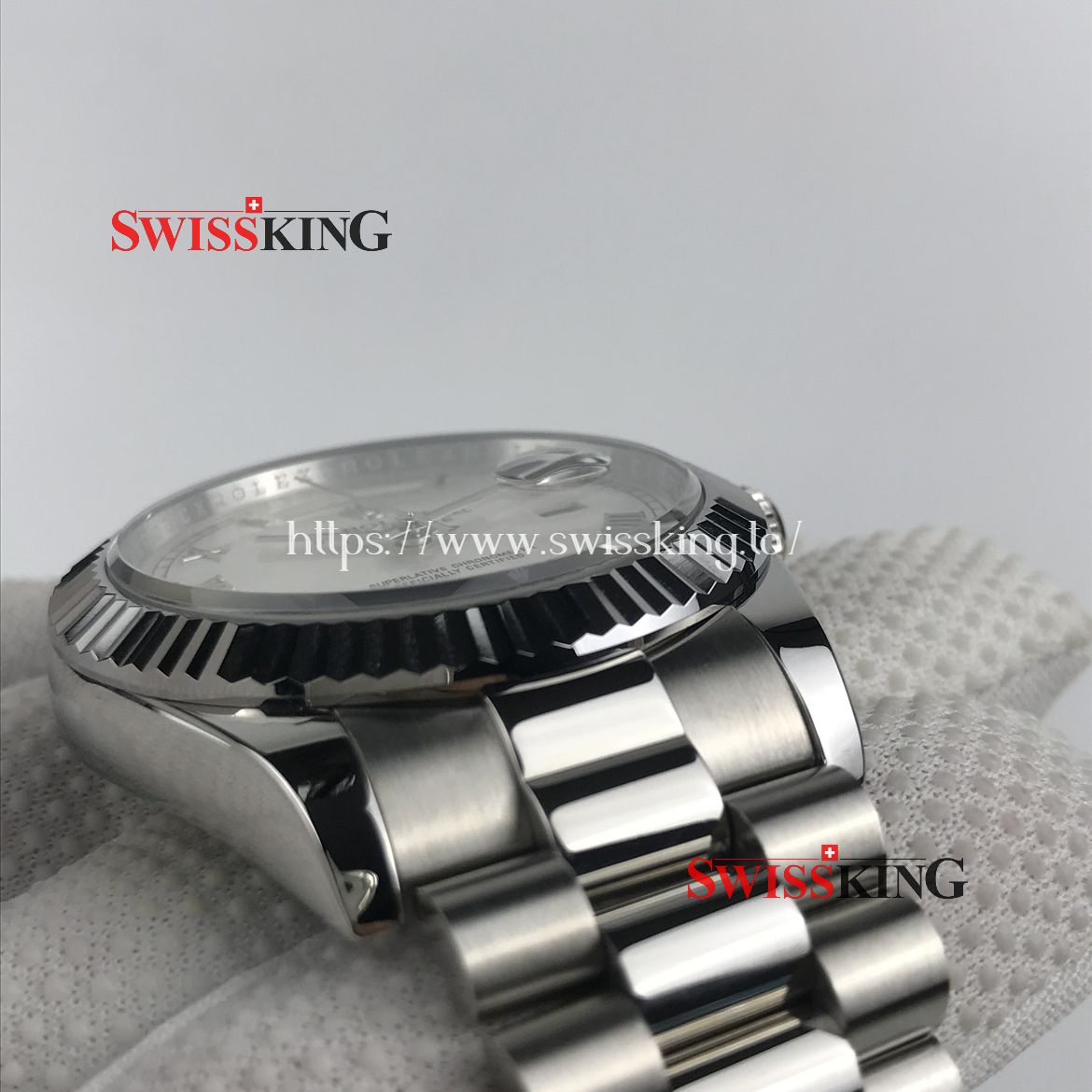 ROLEX DAY-DATE II 218239 FLUTED BEZEL SILVER ROMAN DIAL